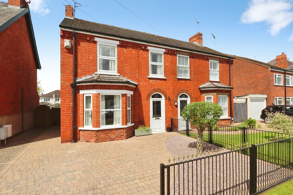 Property photo 1 of 19