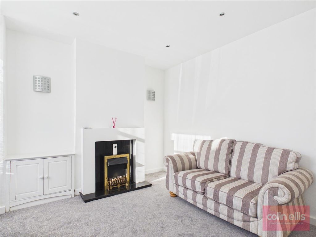 Property photo 3 of 19 Cam05075G0-Pr0279-Still002.Jpg