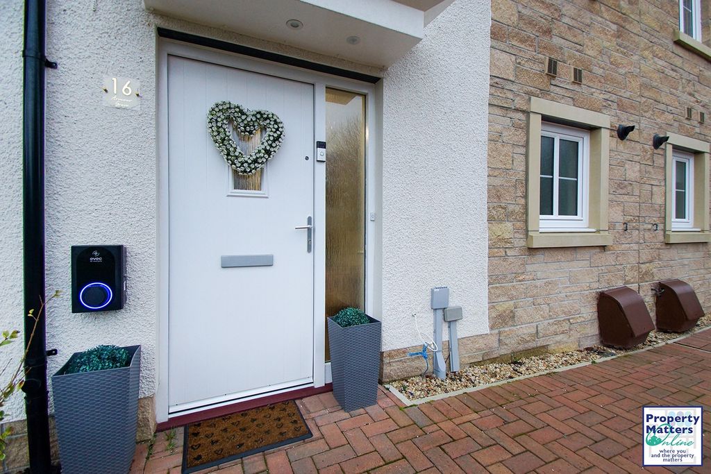 Property photo 2 of 17 Exterior