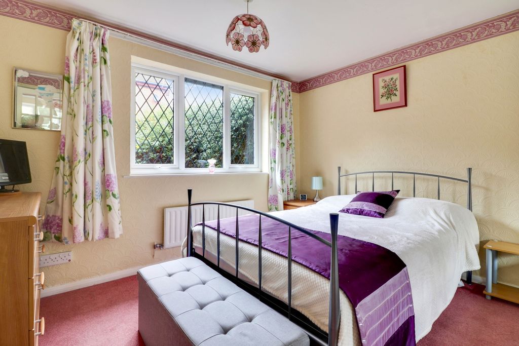 Property photo 3 of 19 Master Bedroom