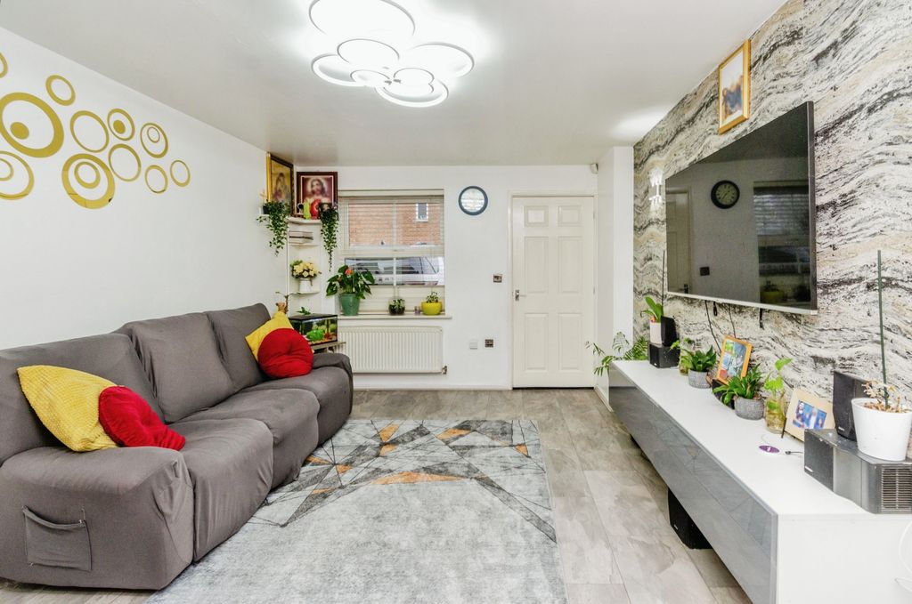 Property photo 3 of 17 Photography