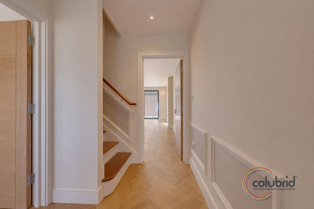 Property photo 3 of 23