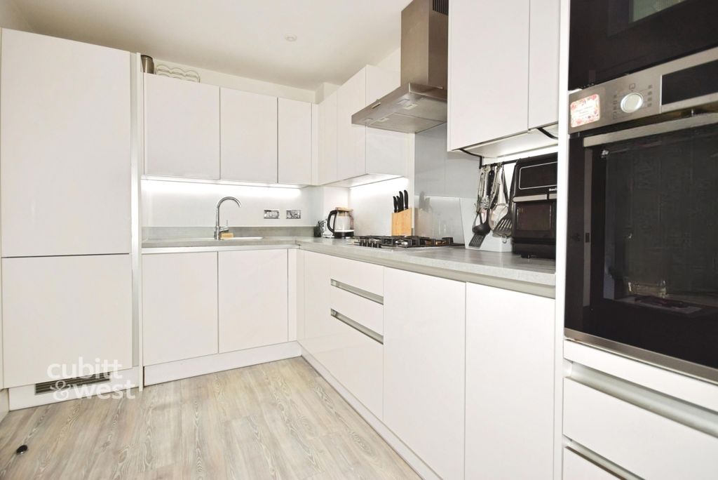 Property photo 2 of 13 Kitchen