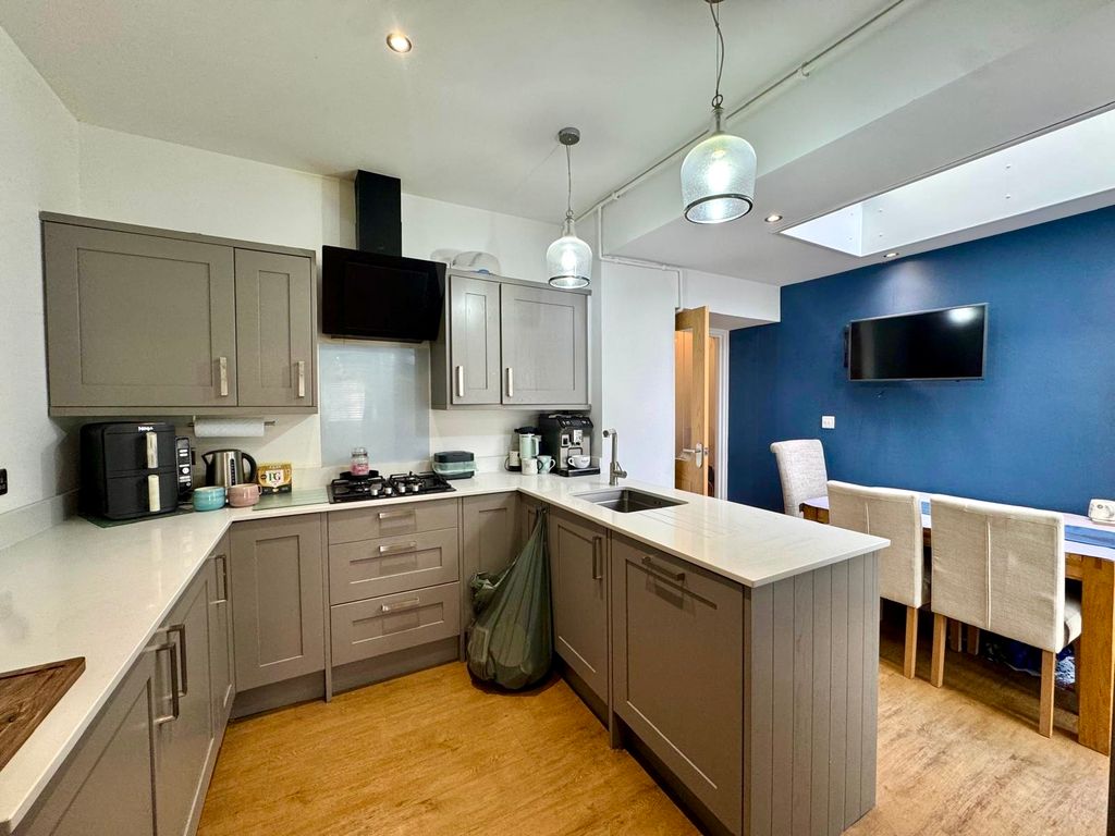 Property photo 3 of 15 5c83Cf5c-0Ead-43B5-9d8F-B880Bbbf43A0.Jpeg