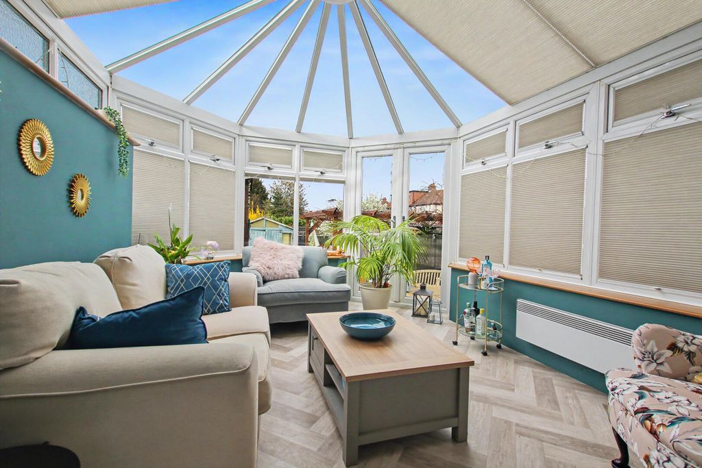 Property photo 3 of 23 Conservatory