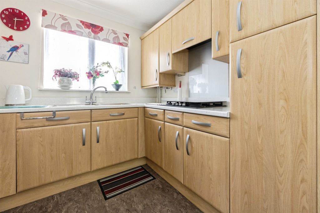 Property photo 3 of 17