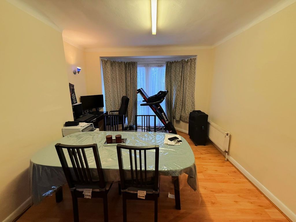 Property photo 3 of 9 Photo 3