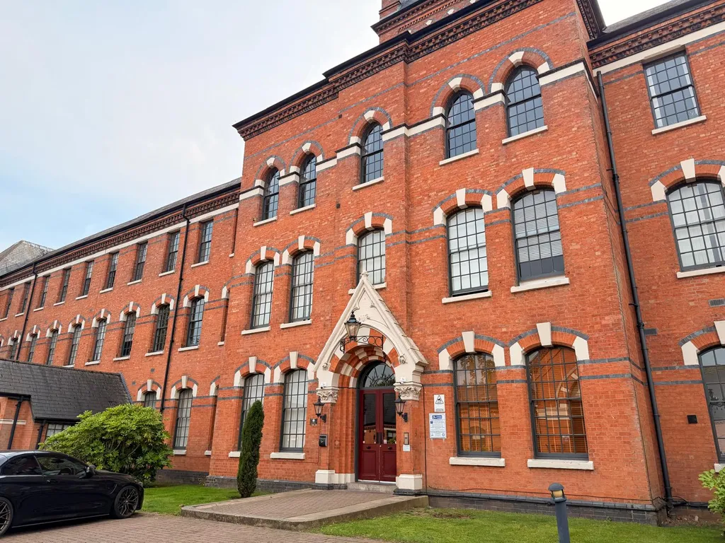 Apartment in Birmingham, Stockland Green - View 3