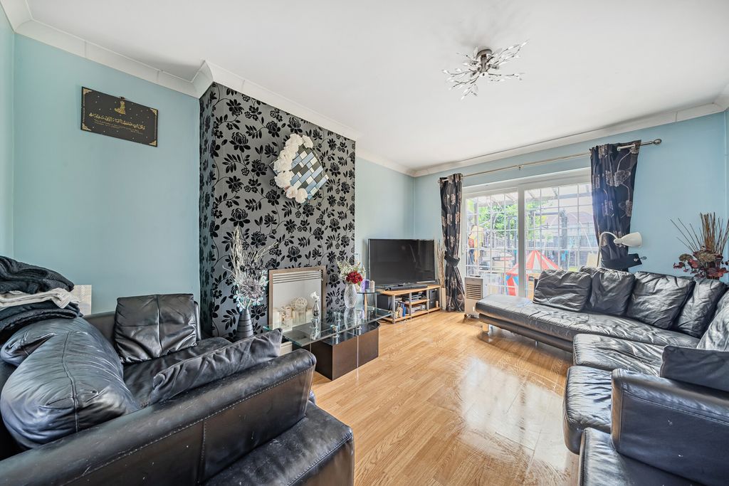 Property photo 2 of 22 1303579-12-6849A7...