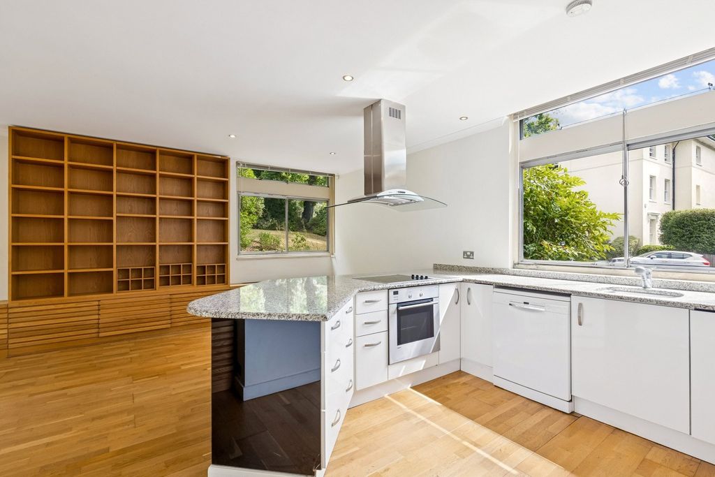 Property photo 3 of 10 Picture No. 03