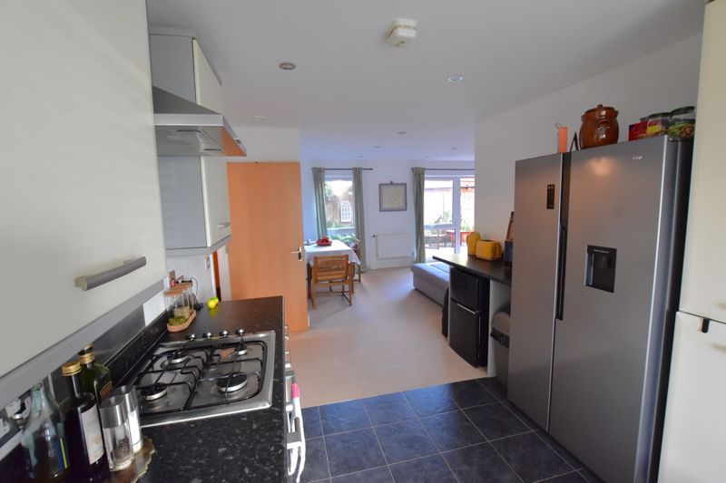 Property photo 2 of 17 Photo 12