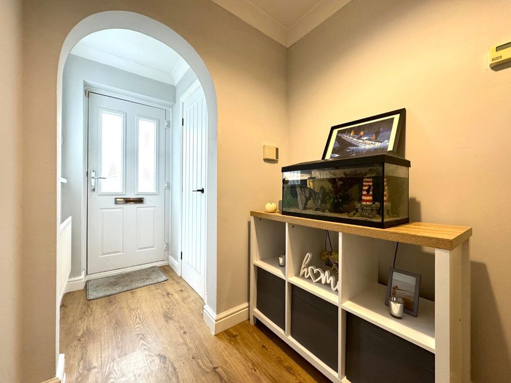 Property photo 2 of 18 Hall