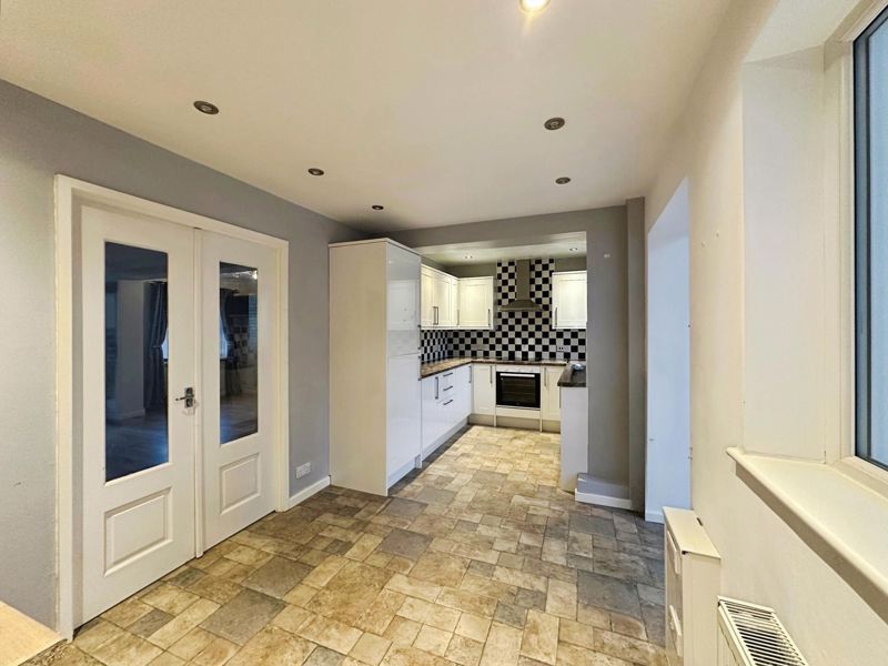 Property photo 2 of 18 Photo 12