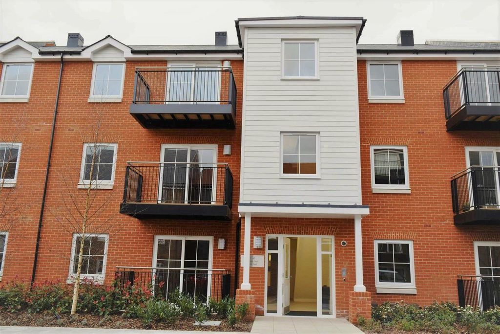 Property photo 1 of 7 Front