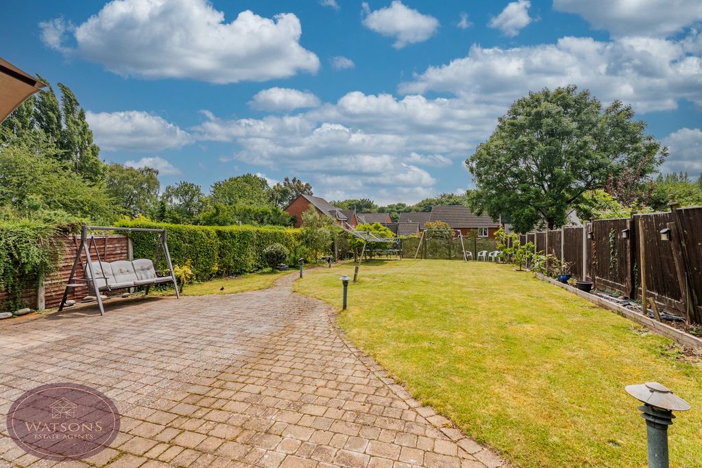 Property photo 2 of 33