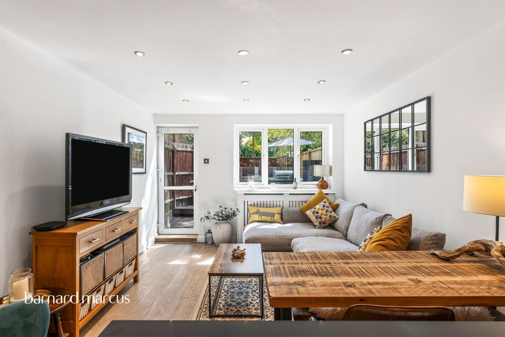 Property photo 1 of 17