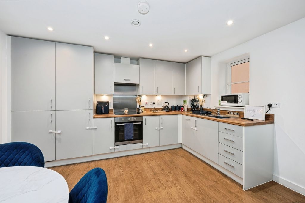 Property photo 3 of 14 Pbox-Img.Jpg