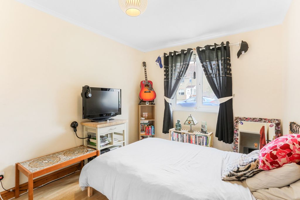 Property photo 3 of 9