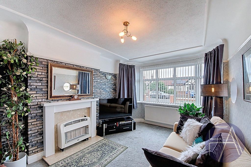 Property photo 3 of 13 4494855