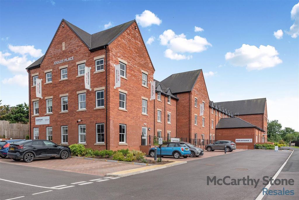 Property photo 1 of 26 8652801-Exterior09.Jpg