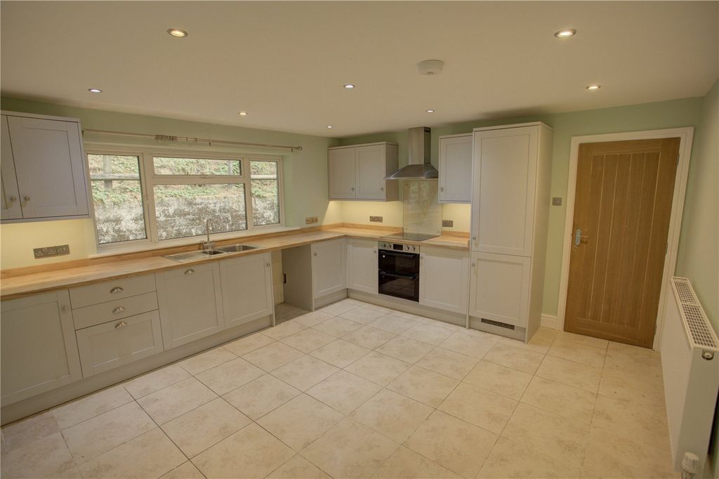 Property photo 2 of 15 Picture No. 33