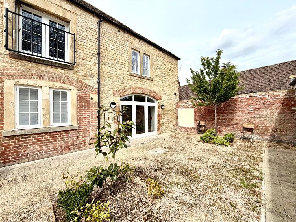 Property photo 1 of 18 Front