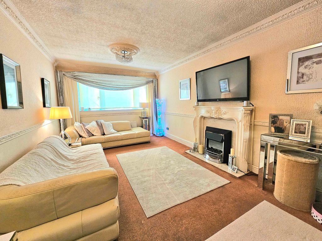 Property photo 2 of 34