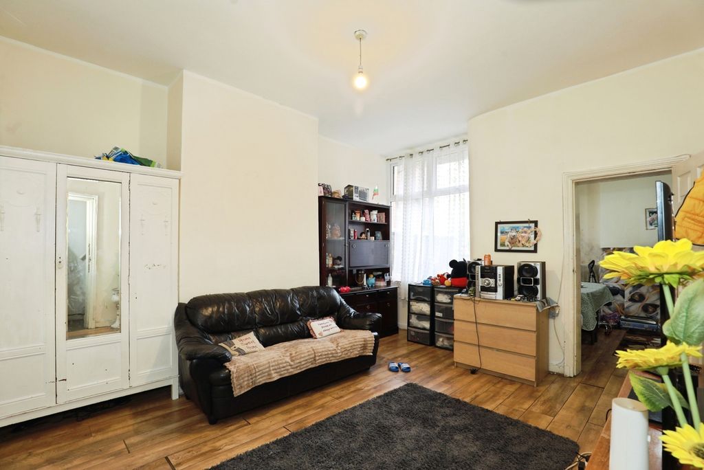 Property photo 2 of 12 Pbox-Img.Jpg