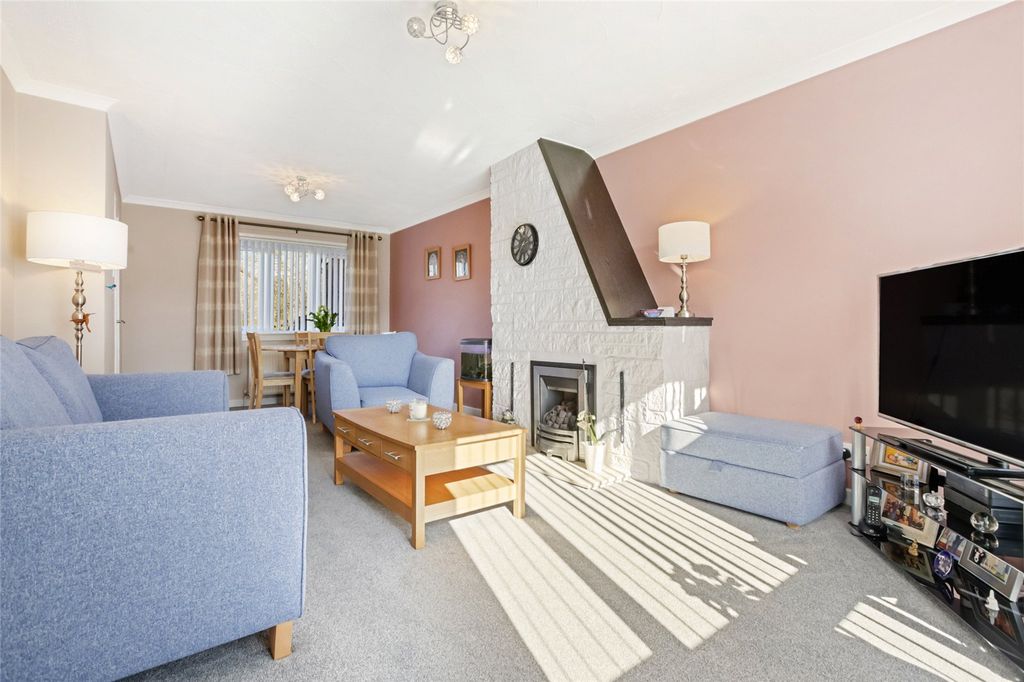 Property photo 3 of 16 Picture No. 12