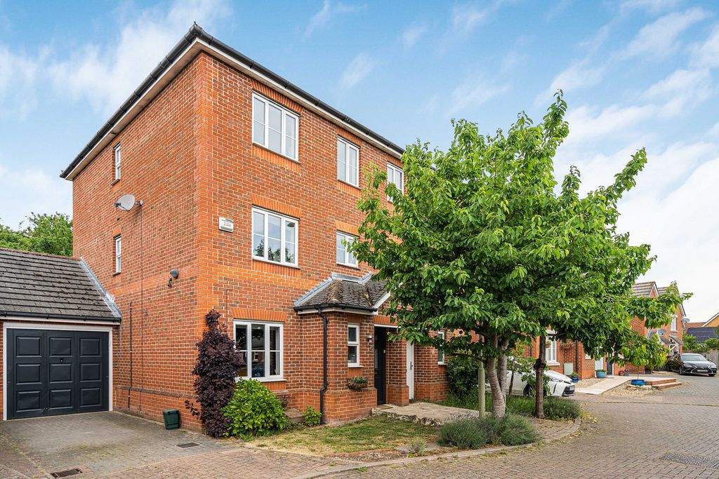 Property photo 1 of 35