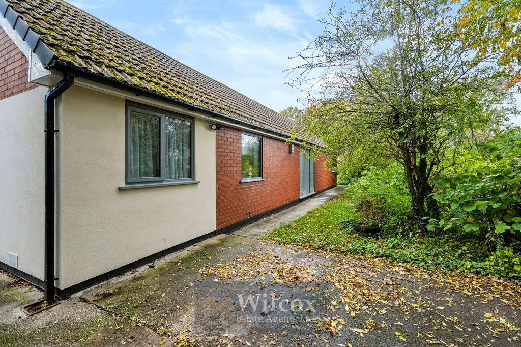 Property photo 1 of 32