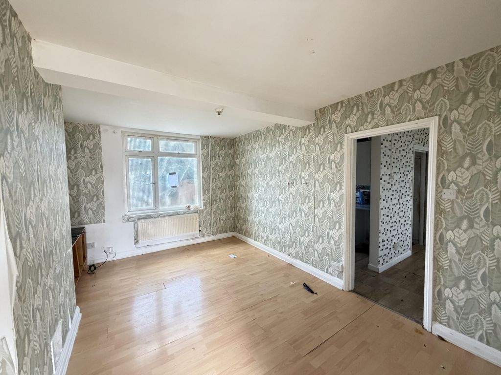Property photo 2 of 14 Img_4099.Jpg