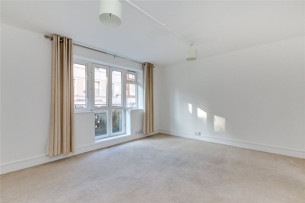 Property photo 3 of 5