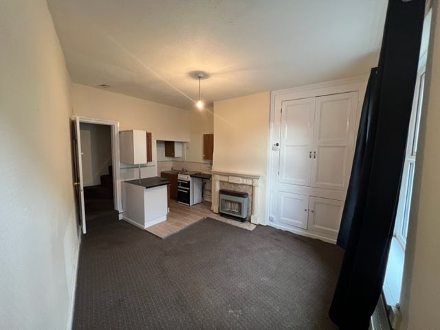 Property photo 3 of 7 Entrance Porch