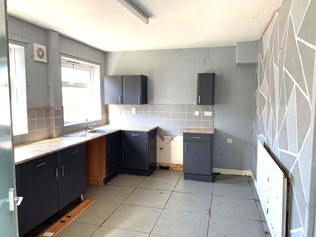 Property photo 3 of 7 m5