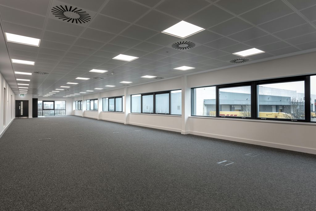 Property photo 2 of 22 2025  Unit 1 Premier Park  220262.Jpg