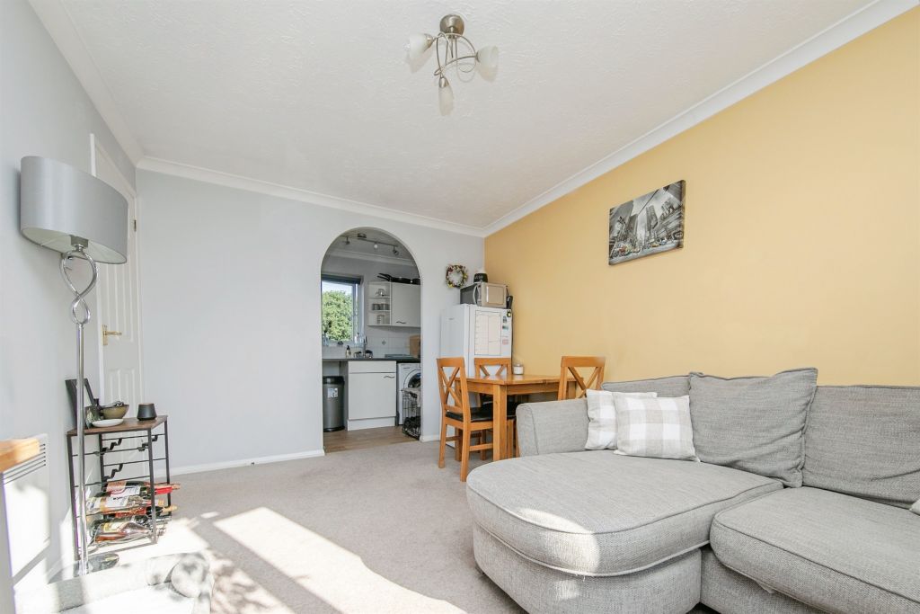 Property photo 3 of 12