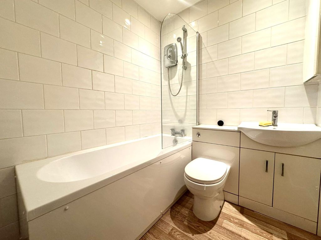 Property photo 2 of 9 Picture No. 14