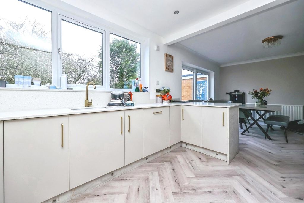 Property photo 3 of 15 Pbox-Img.Jpg