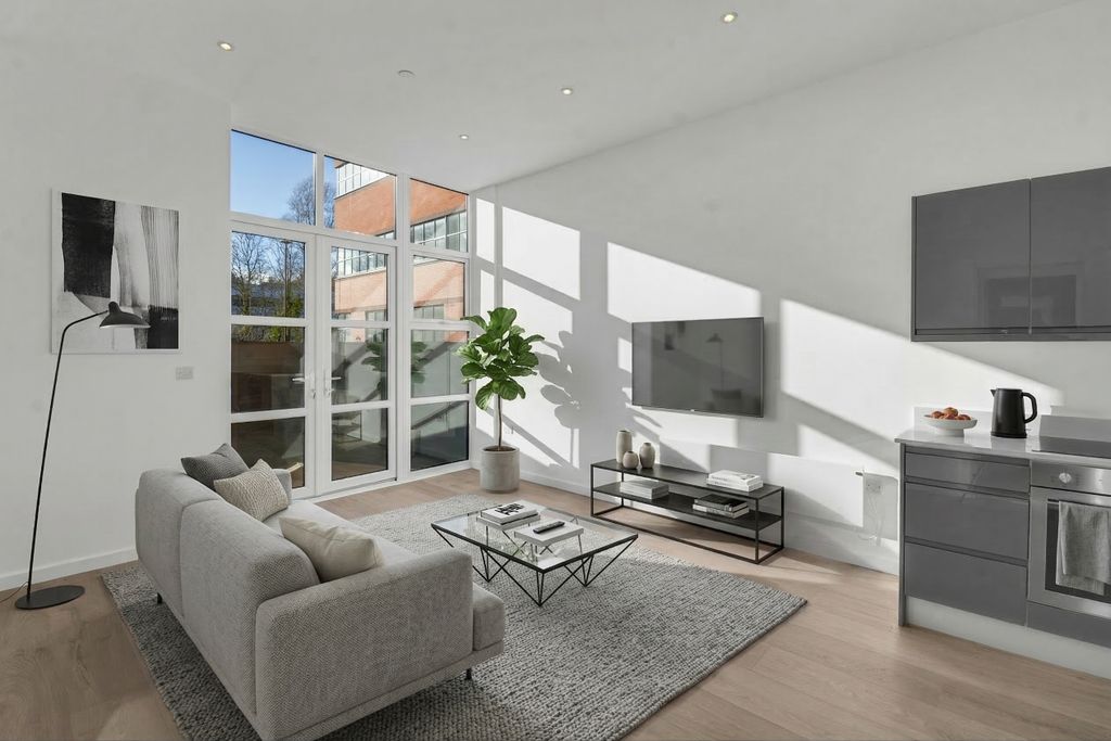 Property photo 3 of 11