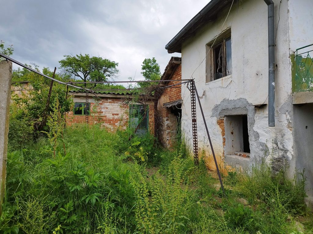 Property photo 2 of 6