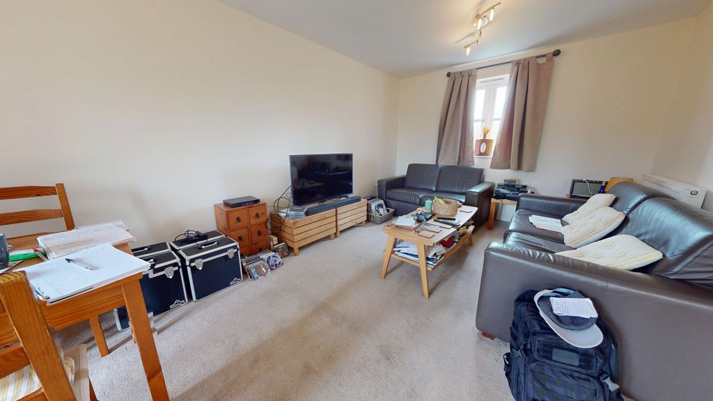 Property photo 3 of 8