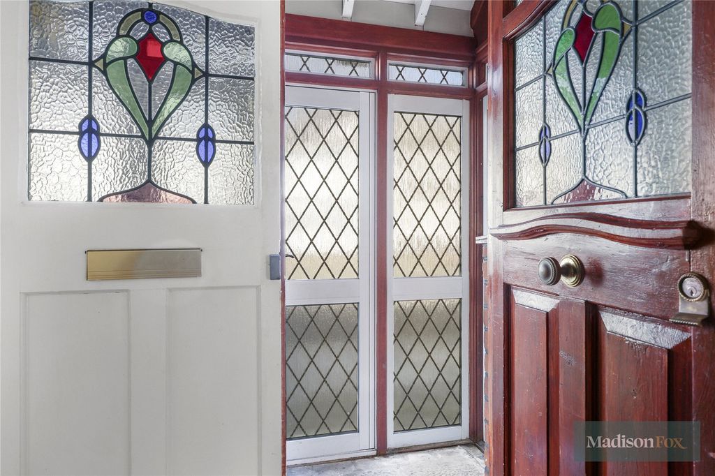 Property photo 2 of 33 Picture No. 23