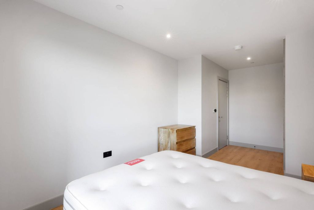 Property photo 1 of 33