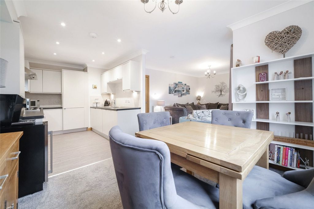 Property photo 2 of 22 Dining/Kitchen