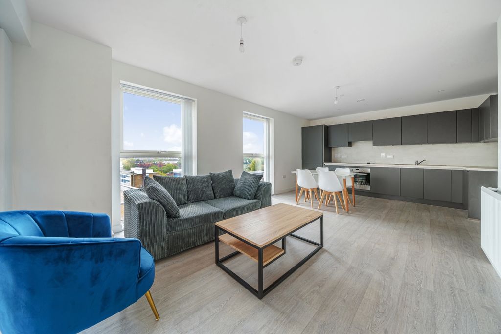 Property photo 3 of 18