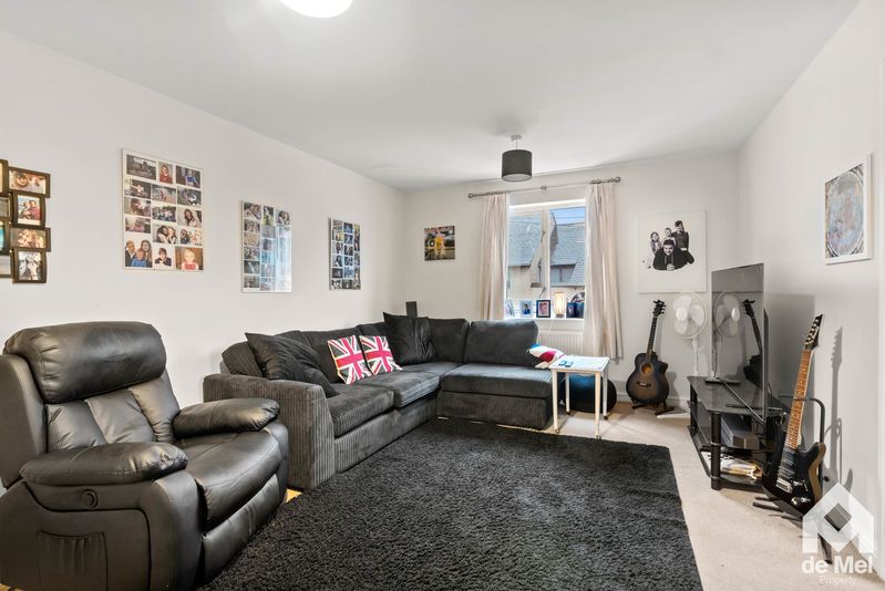 Property photo 3 of 8 Photo 4