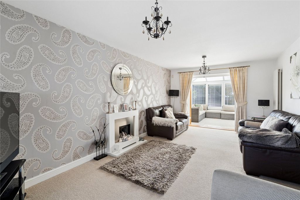 Property photo 3 of 35 Sitting Room
