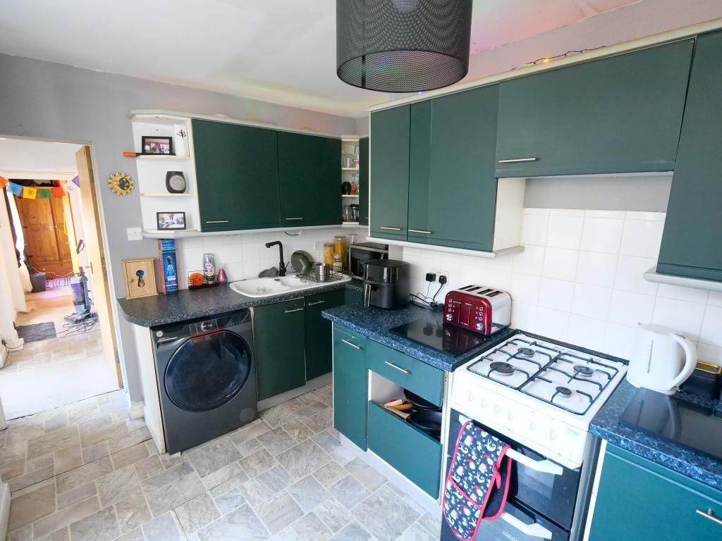 Property photo 3 of 8 Flat 1 Kitchen