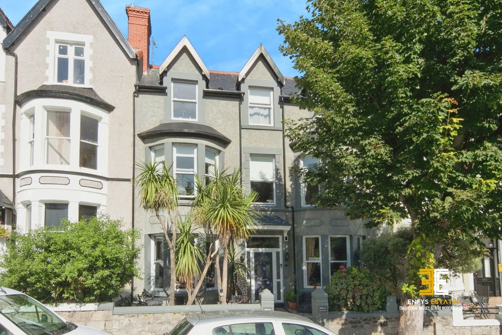 9 bed town house for saleArvon Avenue, Llandudno LL30